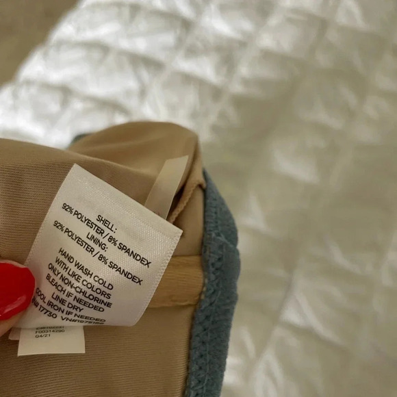 Shade & Shore bandeau with removable straps - Picture 10 of 10